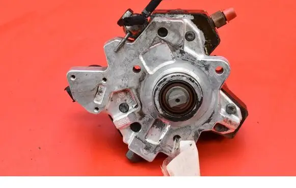 Hyundai Tucson JM Fuel injection high pressure pump 33100-27400