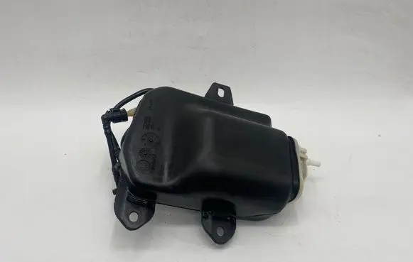 Volvo V70 AdBlue liquid reservoir 3M51-9C103-AL U4TVA 3N513C192AD