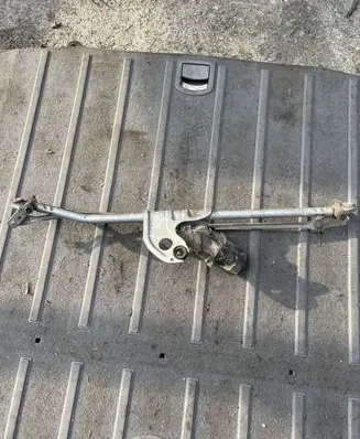 Mini One - Cooper Clubman R55 Front wiper linkage and motor