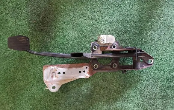 Ford Focus Brake pedal BV612467GA