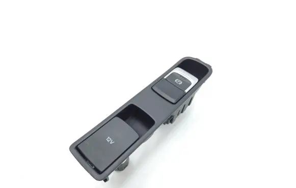 Audi Q3 8U 12 V Socket (front) 8U2863349B 5408706