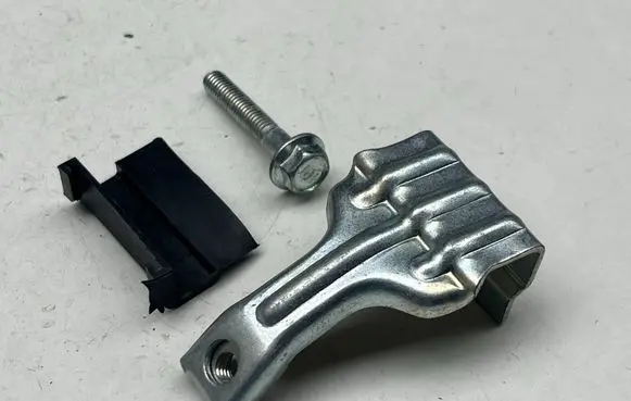 Nissan Almera Rear glass lock/latch Q355 DB35001425