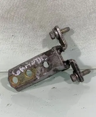 Mitsubishi Grandis Front door lower hinge 