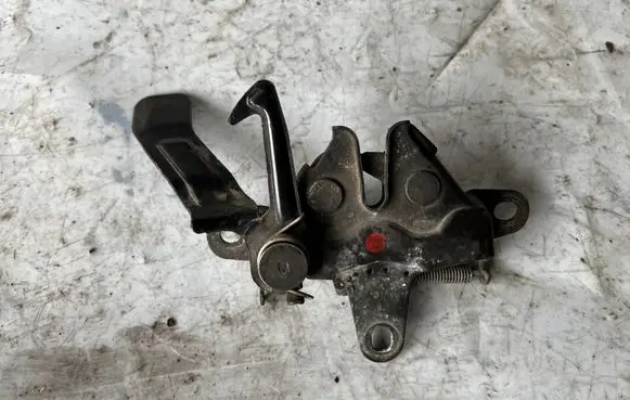 Toyota RAV 4 (XA20) Engine bonnet/hood lock/catch