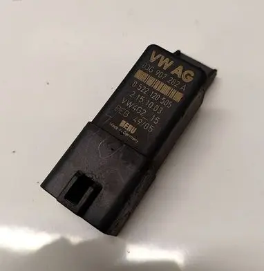 Volkswagen Golf Plus Glow plug pre-heat relay 03G907282A