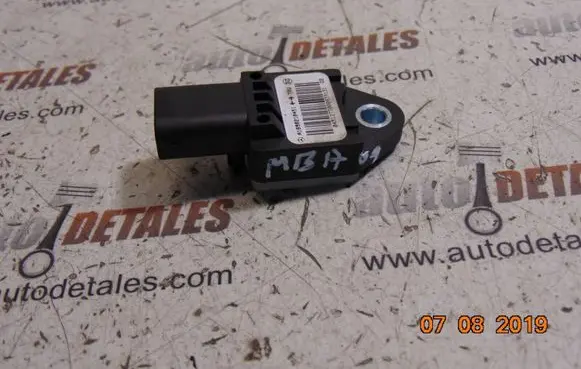Mercedes-Benz A W169 Airbag deployment crash/impact sensor A1698210451