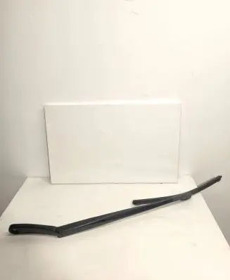 BMW 6 F12 F13 Windshield/front glass wiper blade 7203156