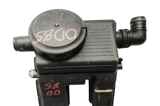 Porsche Cayenne (92A) Oil breather separator 94810713521