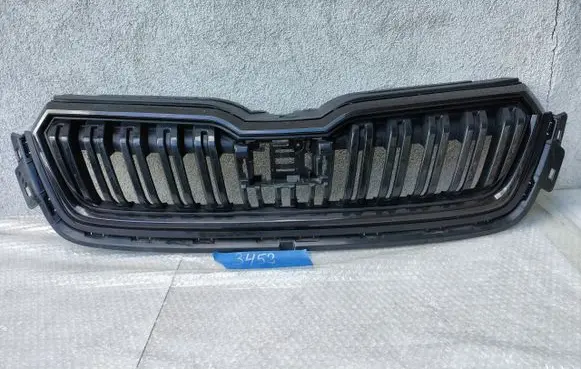 Skoda Kodiaq Front bumper upper radiator grill 658853653