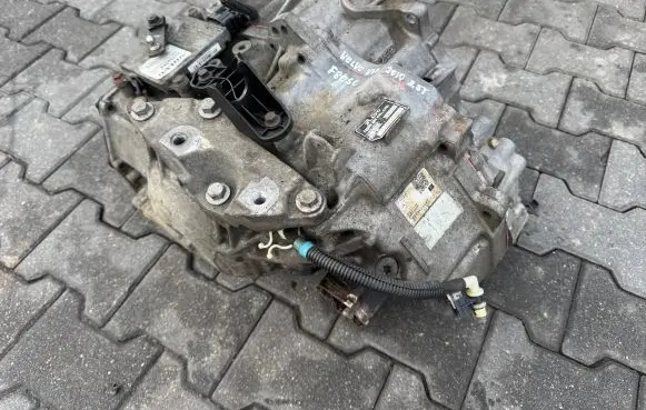 Volvo V70 Automatic gearbox 30681224