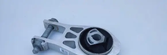 Engine mount vacuum valve