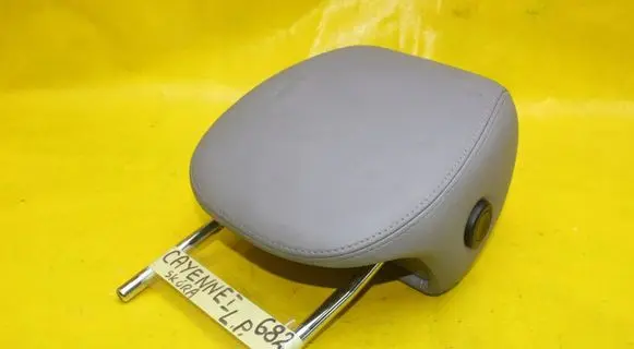 Porsche Cayenne (9PA) Front passenger seat console base 682