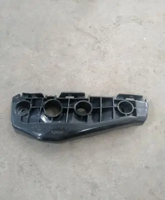 Toyota Corolla E140 E150 Front bumper mounting bracket 5211602110