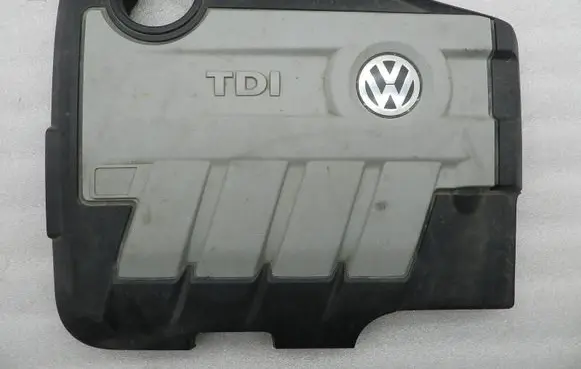 Volkswagen Tiguan Engine cover (trim) 03L103925AD 03L103925
