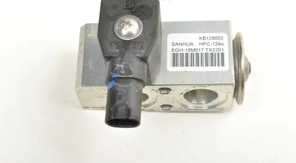 Jaguar I-Pace Air conditioning (A/C) expansion valve KB128002