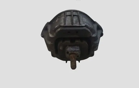 BMW 3 E90 E91 Engine mount bracket 13981112