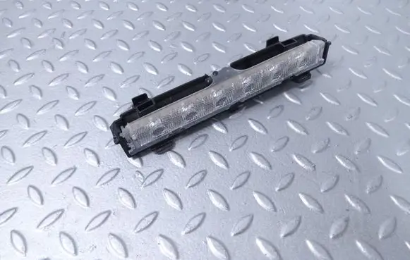 Volkswagen PASSAT B7 USA Third/center stoplight 6RU945087A