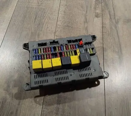 Land Rover Freelander Fuse module 518665104