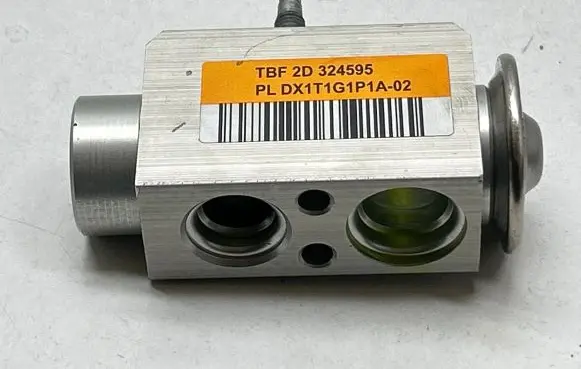 Volvo XC40 Air conditioning (A/C) expansion valve A10385060 DX1T1G1P1A02 2D324595