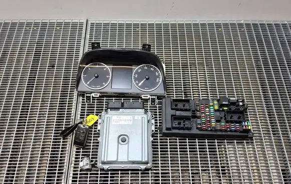 Land Rover Range Rover Sport L320 Engine ECU kit and lock set CX2312C520PA 0281017914