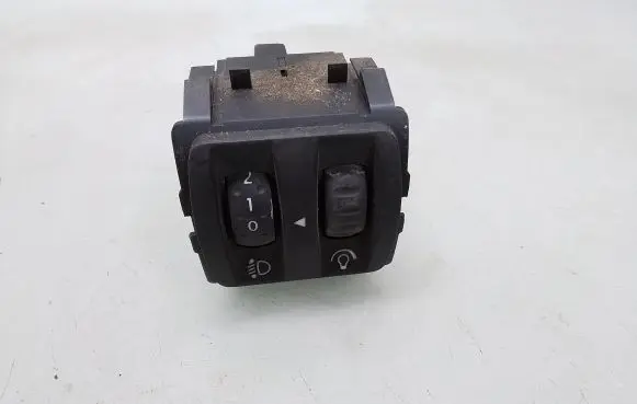 Renault Megane II Headlight level height control switch 8200121805B