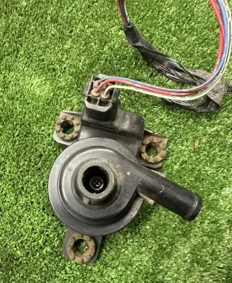 Lexus RX 330 - 350 - 400H Electric auxiliary coolant/water pump