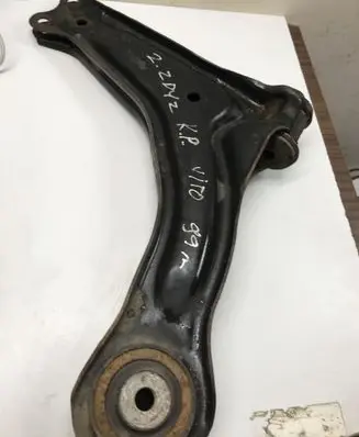 Mercedes-Benz Vito Viano W638 Front lower control arm/wishbone