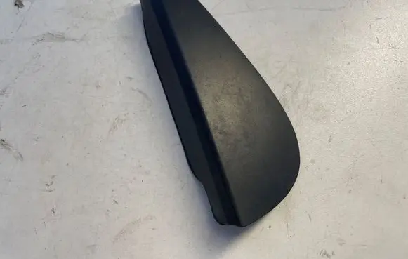 Renault Megane III Fender end trim 833300006R