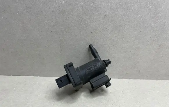 Mercedes-Benz C W203 Turbo solenoid valve A2038000178