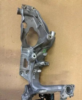 Mercedes-Benz CLA C117 X117 W117 Generator/alternator bracket A6512011709