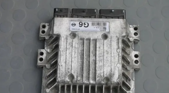 Nissan Juke I F15 Engine control unit/module 2371011KB4A
