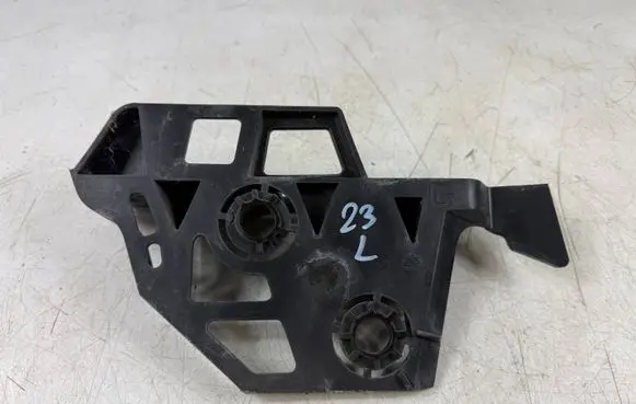 Front bumper mounting bracket
