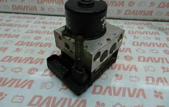 Volkswagen Golf VII ABS Pump 1J0907379G 1J0614117C
