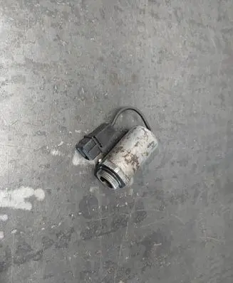 BMW 5 E39 Turbo solenoid valve 1703720 641483 FT0968E