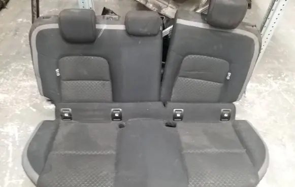 Nissan Juke II F16 Second row seats 