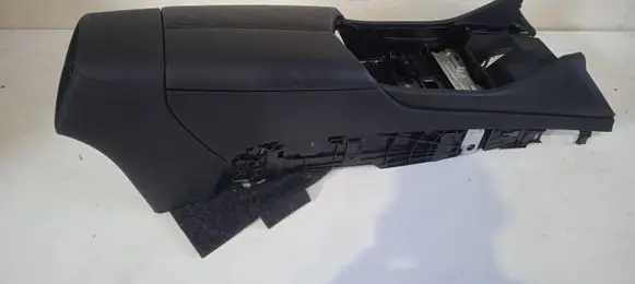 Maserati Levante Center console 6700488230