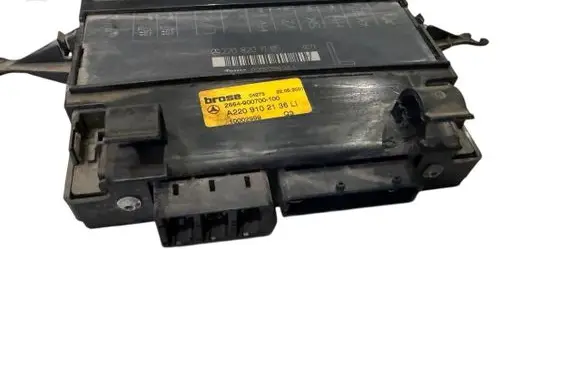 Mercedes-Benz S W220 Seat control module 2208201185 22052001 0000766A4