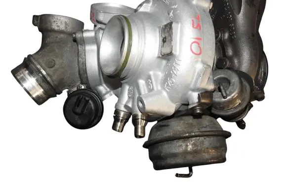 BMW 5 F10 F11 Turbo 8508092