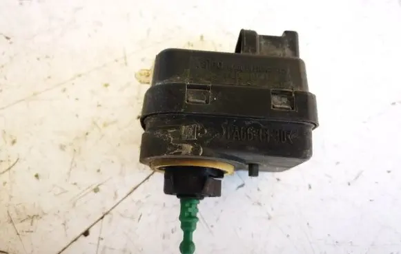 Renault Scenic I Headlight level adjustment motor 7700840141