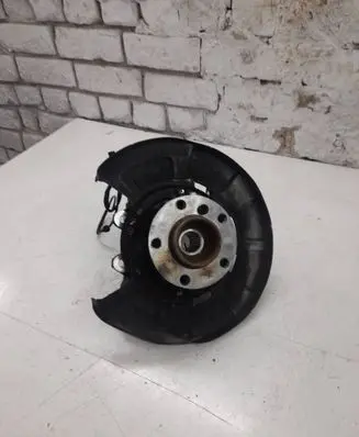 BMW X5 E70 Rear wheel hub 6770984 A3560