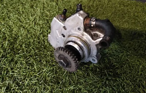 Fuel injection high pressure pump