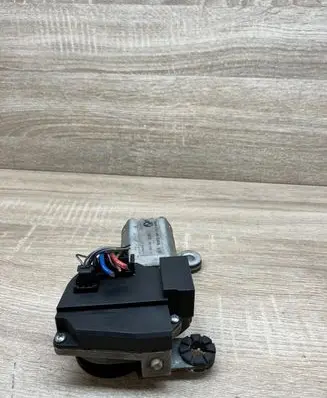 BMW 5 E39 Rear window wiper motor 8361640