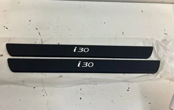 Hyundai i30 Foot area side trim AVI3024101