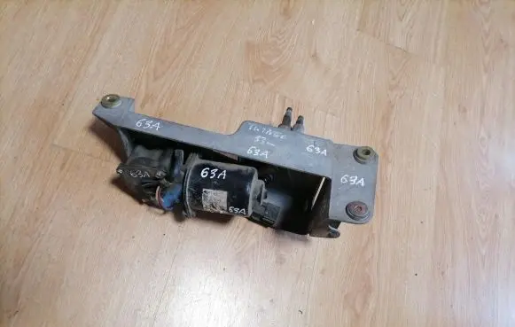 Renault Twingo I Front wiper linkage and motor