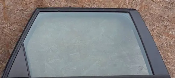 Volvo V50 Rear door window glass DOT57M20AS2 E243R001105