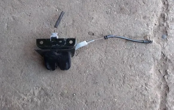 Audi A4 S4 B6 8E 8H Tailgate/trunk/boot lock/catch/latch 4b9877505M