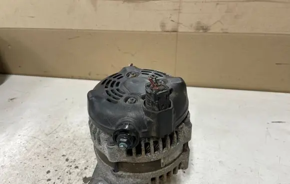 Hyundai Santa Fe Generator/alternator 373002F200 1042101060