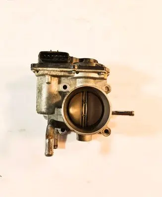 Hyundai Tucson TL Throttle valve 351002B300