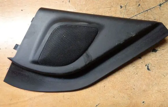 Suzuki Swift II Front door speaker cover trim 8479068L1