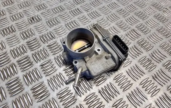 Toyota Avensis T250 Throttle valve 22300d011